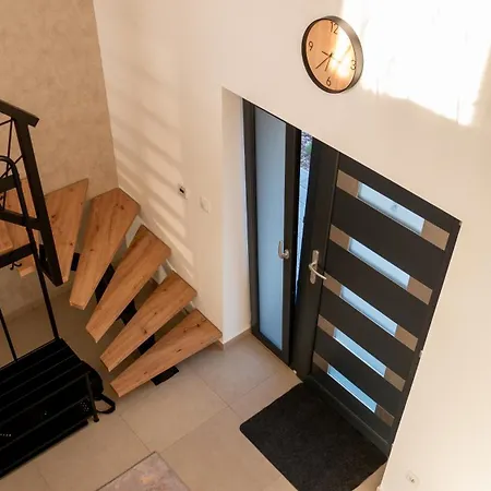 Levendula Vendeghaz * בולדוגקובריה